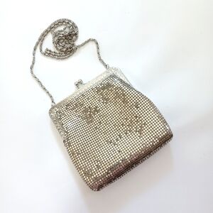 Vintage Silver Mesh 80's cocktail purse with kiss lock Amour shoulder